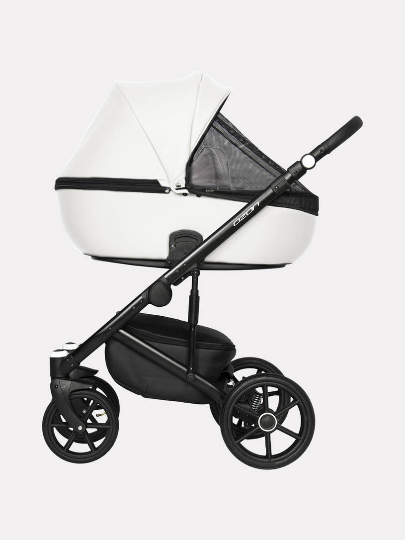 Коляска 2 в 1 Riko Basic Ozon 07 белый