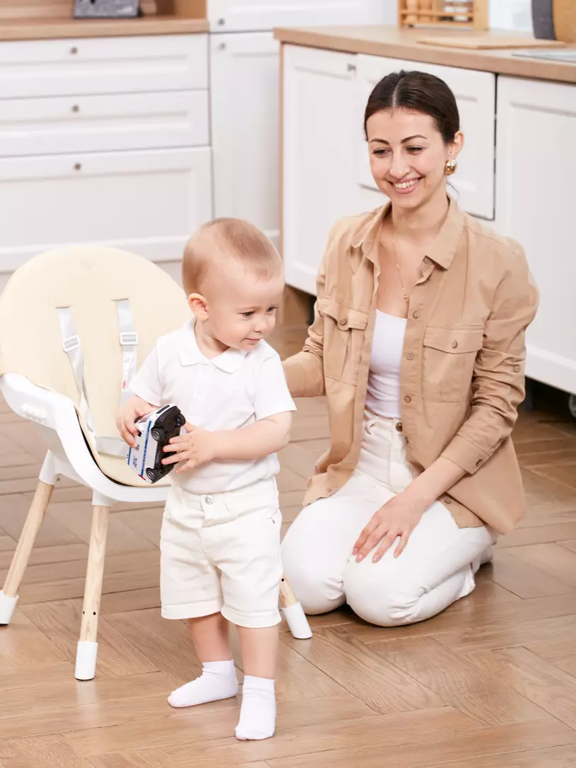 Стульчик для кормления Mowbaby Crispy beige