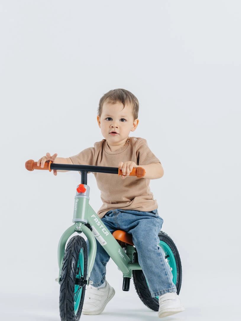 Беговел Rant Basic Faster Green