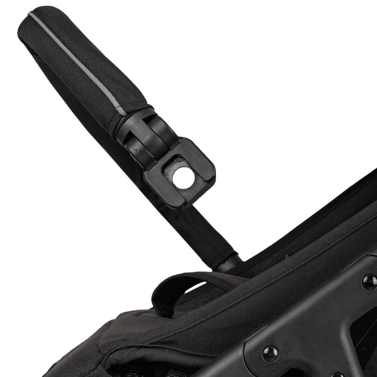 Коляска прогулочная Indigo FROST черный