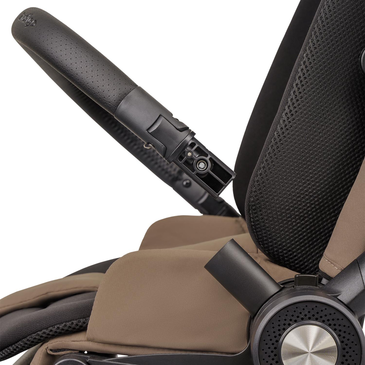 Коляска прогулочная Indigo SOLAR темно-бежевый